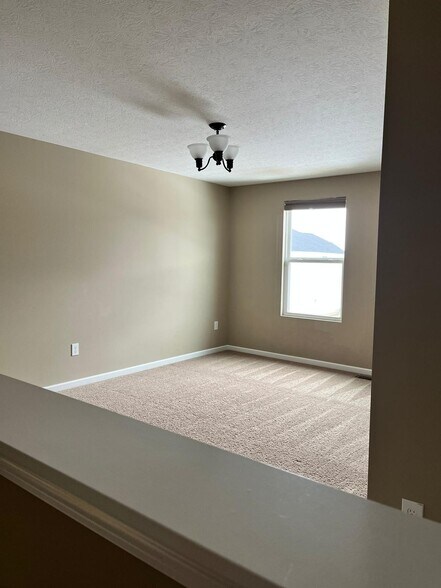 Building Photo - 165 Saddlebred Cir