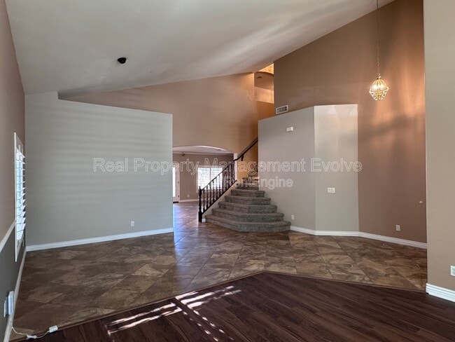 Building Photo - 10426 E Dolphin Ave