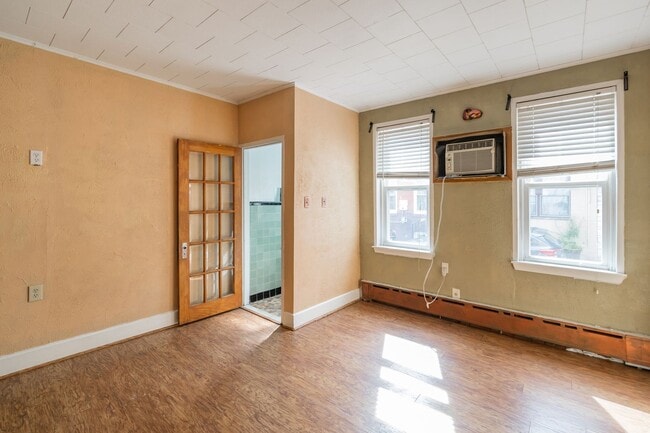 Building Photo - Charming South Philadelphia Home