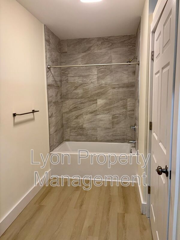 Building Photo - 262 Illinois St