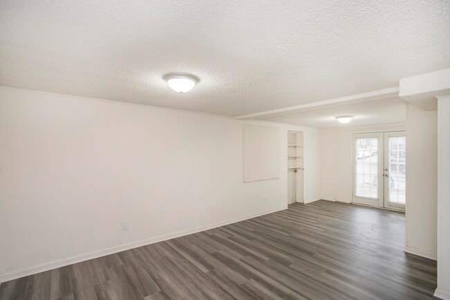 Building Photo - 108 Panamint Dr