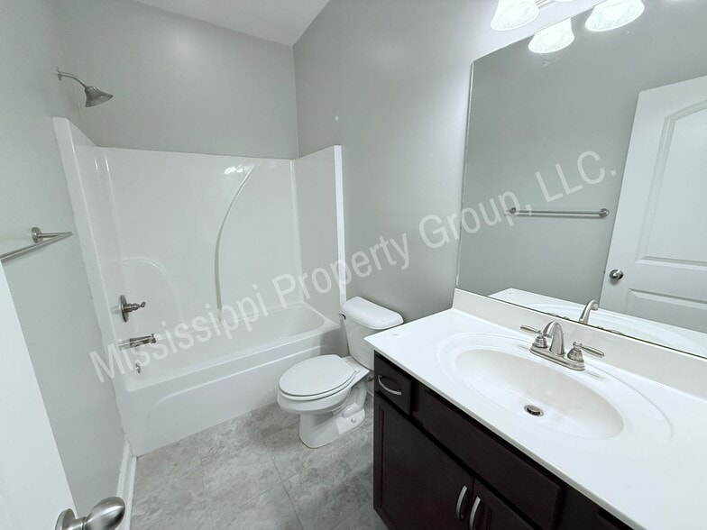 Building Photo - 1308 S 16th St