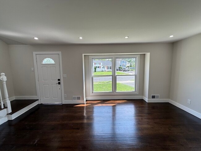 Building Photo - 1471 Frances Ln