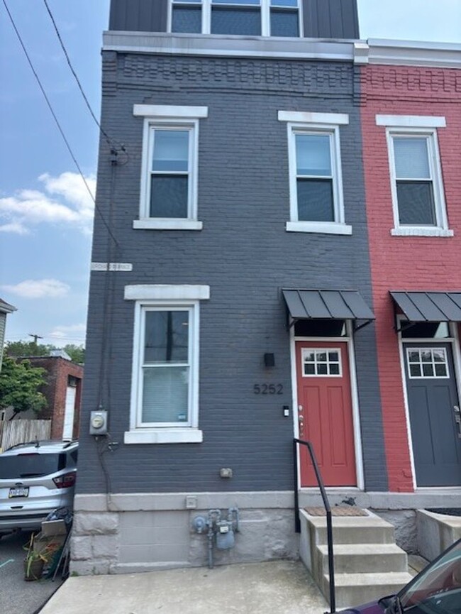 Primary Photo - Beautiful Home for Rent