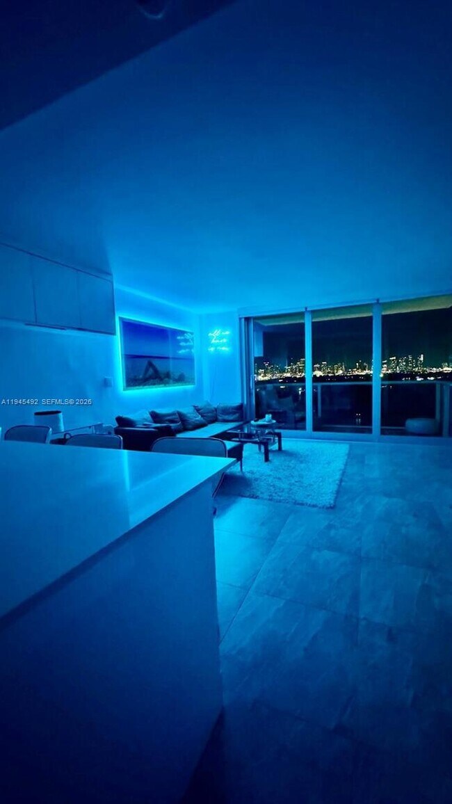 Building Photo - 1000 West Ave