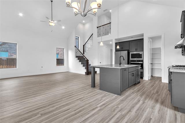 Building Photo - 2410 Thavie St