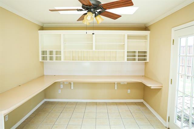 Building Photo - 2212 Tree House Ln
