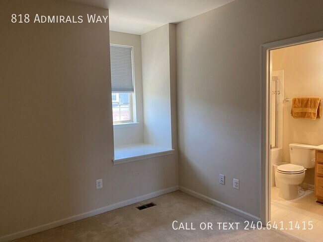 Building Photo - 818 Admirals Way