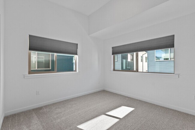 Building Photo - 3bd/1.5ba Seattle Townhouse