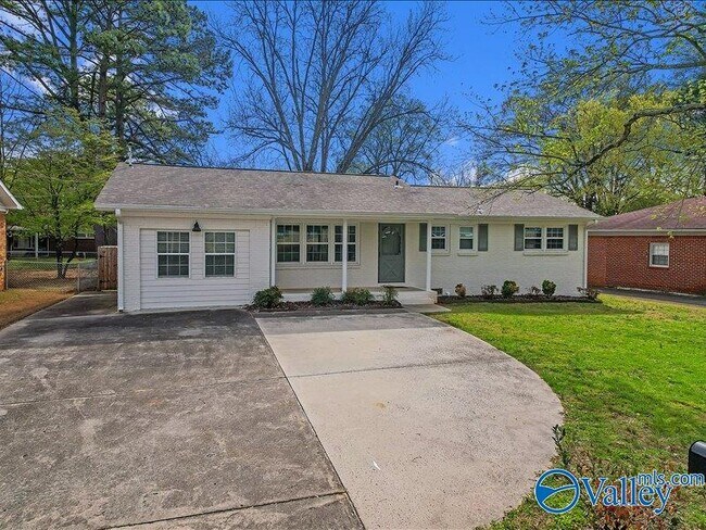 Building Photo - 315 Jack Coleman Dr NW
