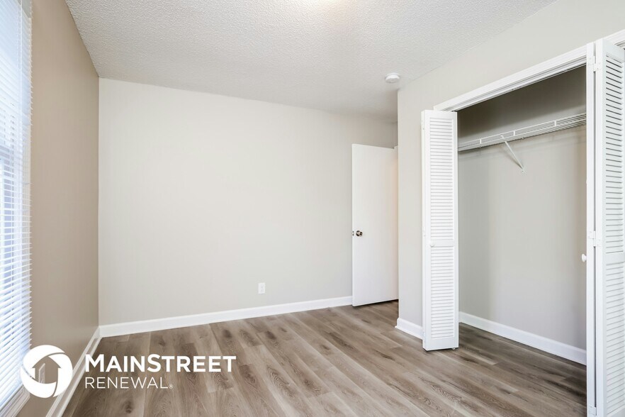 Building Photo - 258 Shallowbrook Dr