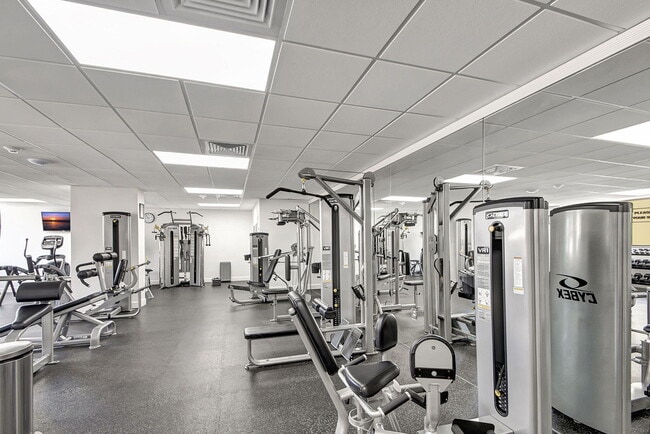 Building Photo - 5600 N Flagler Dr