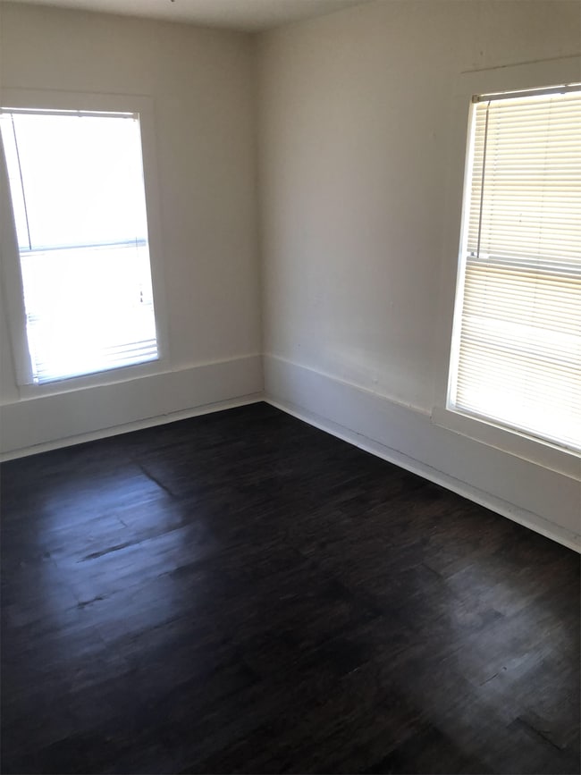 Building Photo - 140 E Morris St