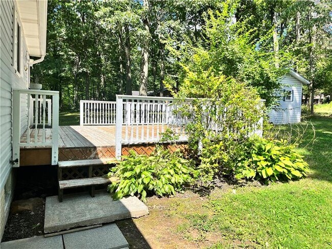 Building Photo - 329 Stoney Hollow Rd