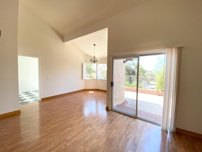 Building Photo - 3126 E Fox Run Way