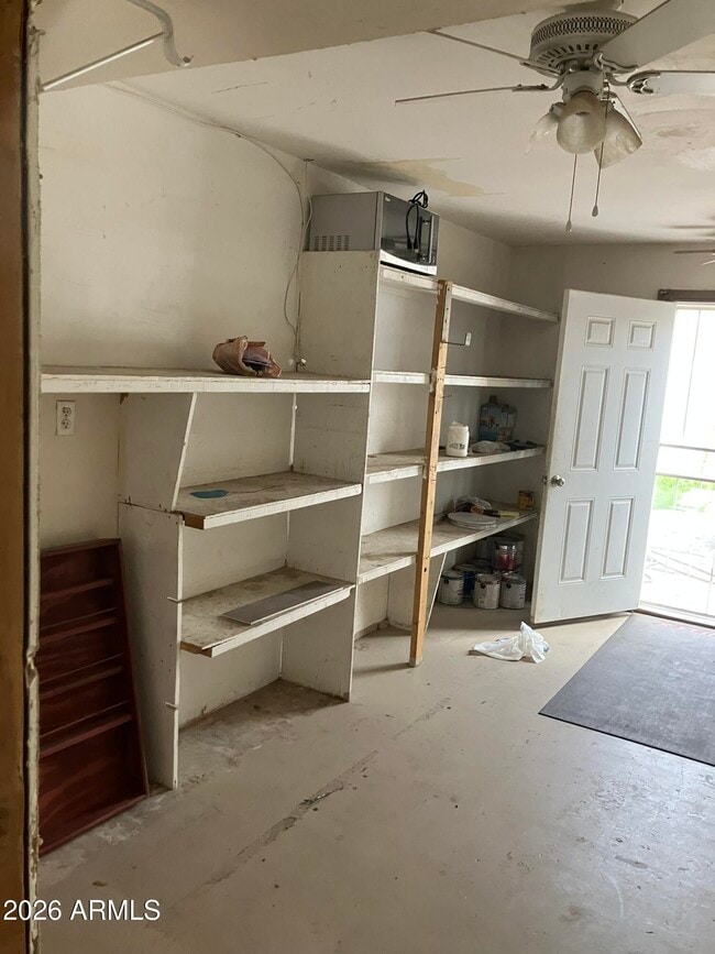 Building Photo - 7613 W Devonshire Ave