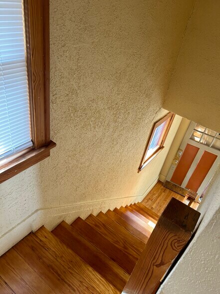 Building Photo - 208 Koch Ave