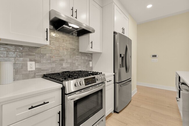 Building Photo - 822 Kennedy St NW