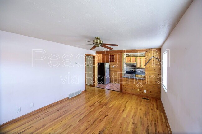 Building Photo - 450 E 100 S