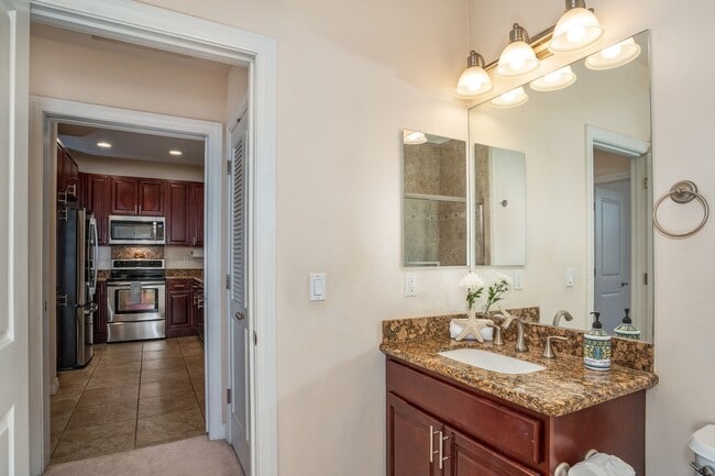 Building Photo - Beautiful Fully Furnished, 3 Bed/2 Bath Kai Ani Village Townhome