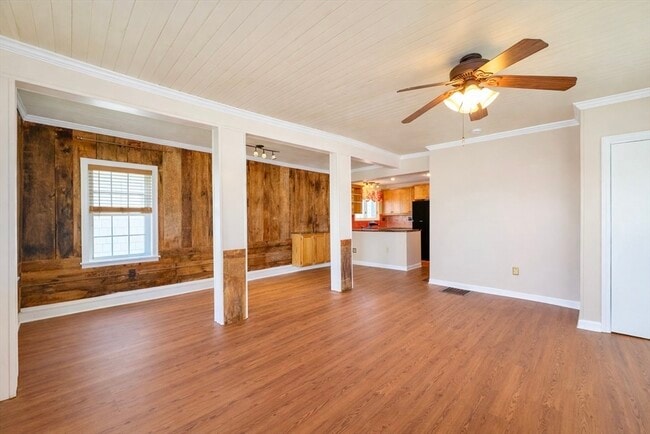 Building Photo - 100 Water St