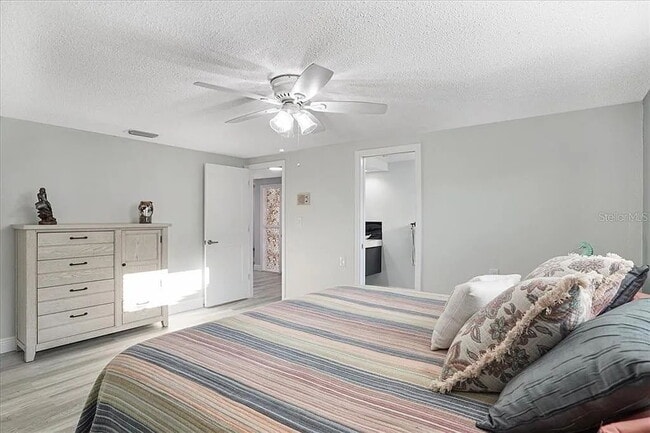 Building Photo - Fully Renovated 2-Bed, 2-Bath Retreat in G...