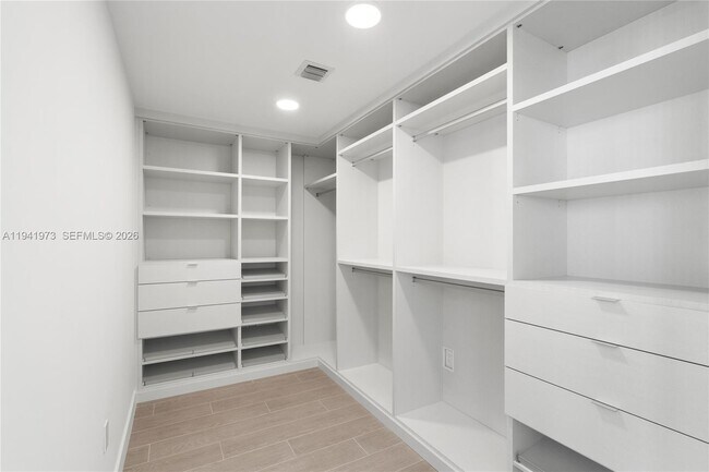 Building Photo - 500 Alton Rd