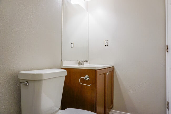 Building Photo - 6115 Willow Ln N