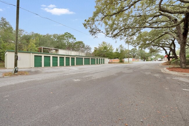 Building Photo - 1501 Partin Dr N
