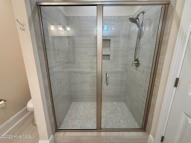Building Photo - 300 Mashie Ct