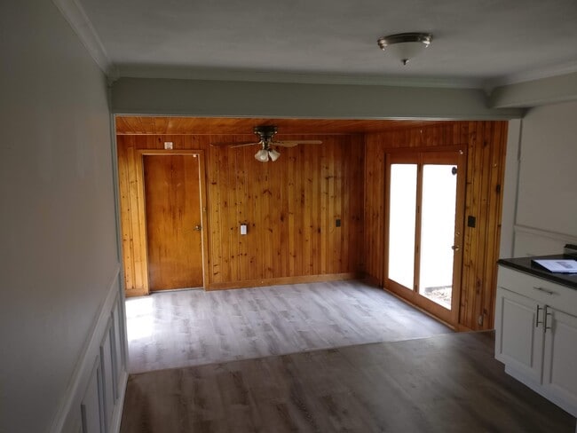 Building Photo - 4-Bedroom Home for Rent Summer 2026