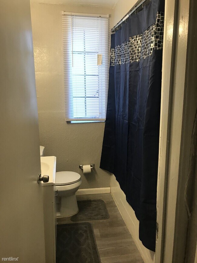 Building Photo - 731 Covington Dr