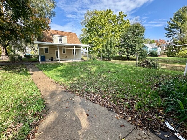 Building Photo - 3 bed, 1.5 bath home for rent in Waterloo