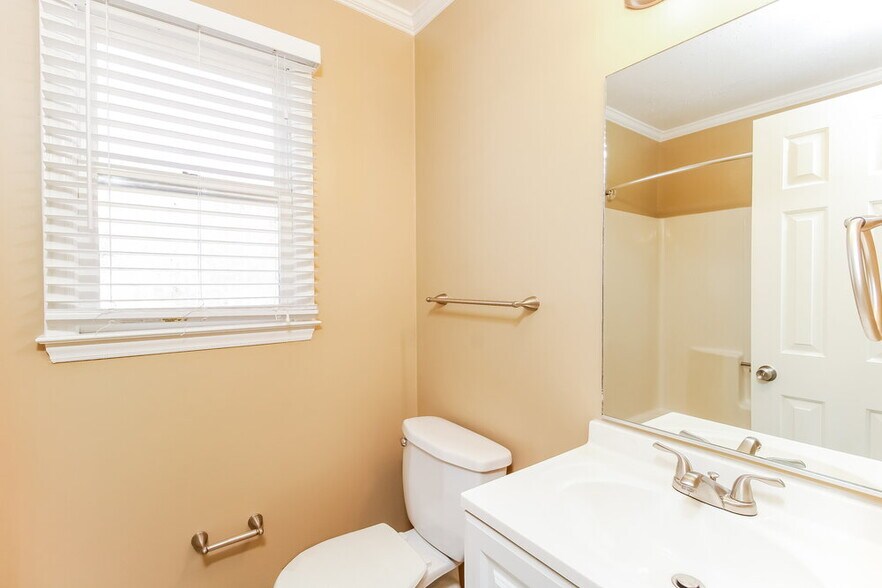 Building Photo - 767 Crooked Run Rd