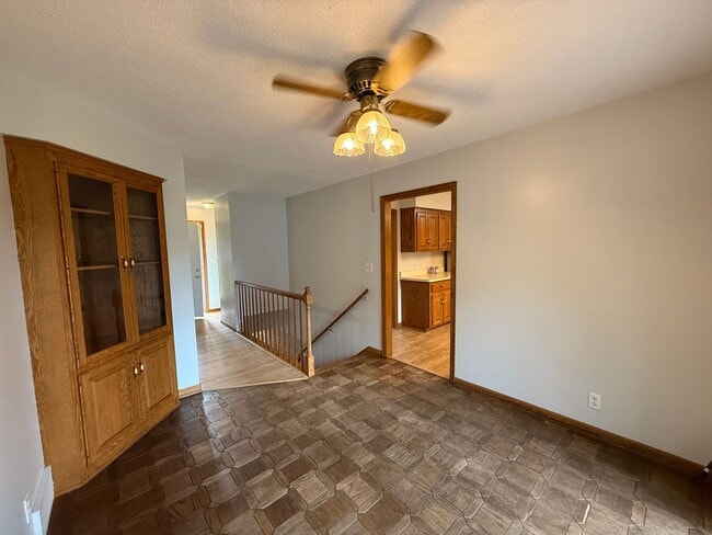 Building Photo - Bloomington 4 Bed 3 Bath SF Home available...
