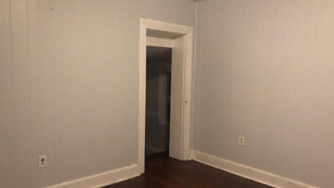 Building Photo - 208 Pennington Ave