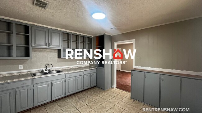 Building Photo - 1606 Ozan St