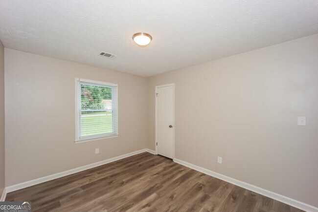 Building Photo - 4741 Cedar Lake Dr SE
