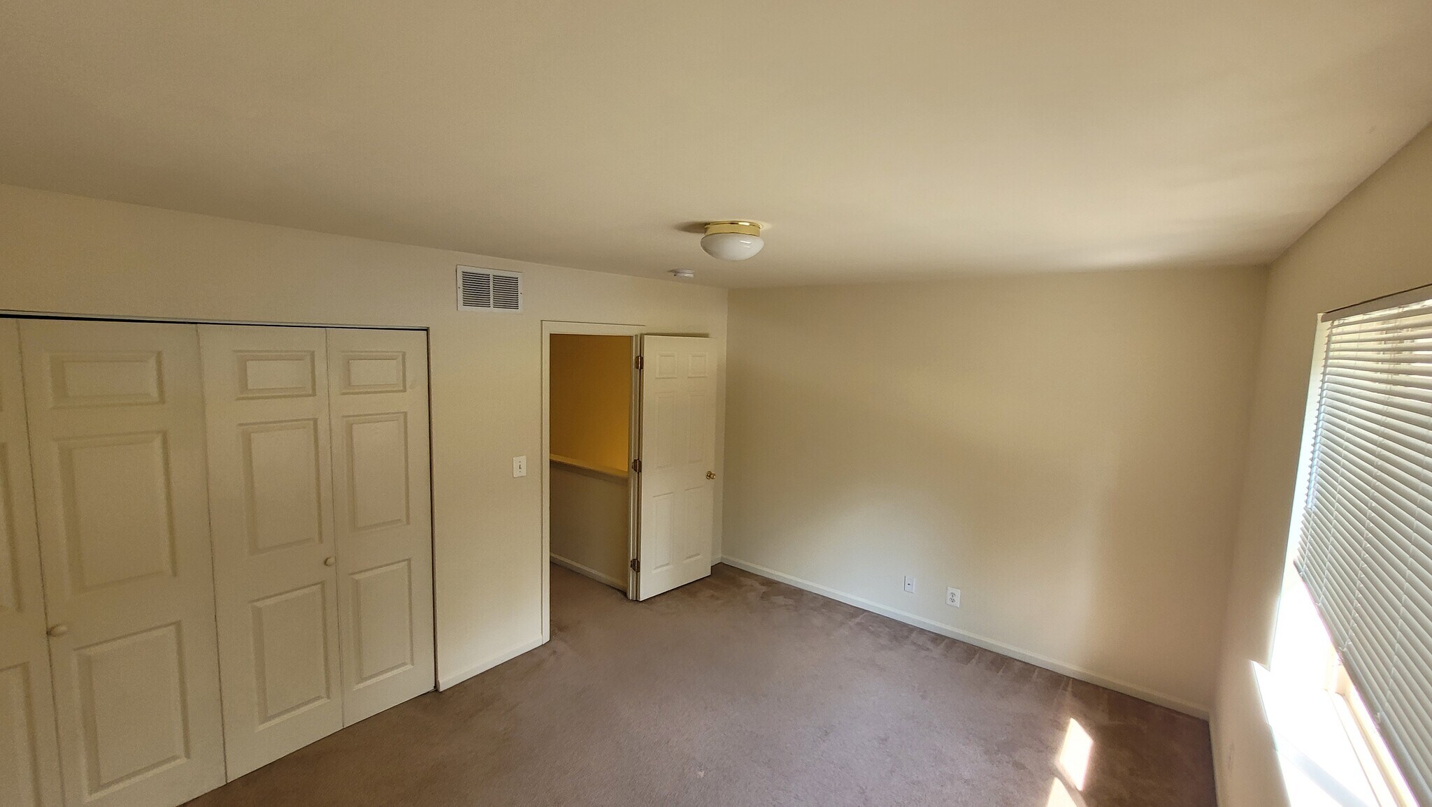 Building Photo - 516 Welsh Rd