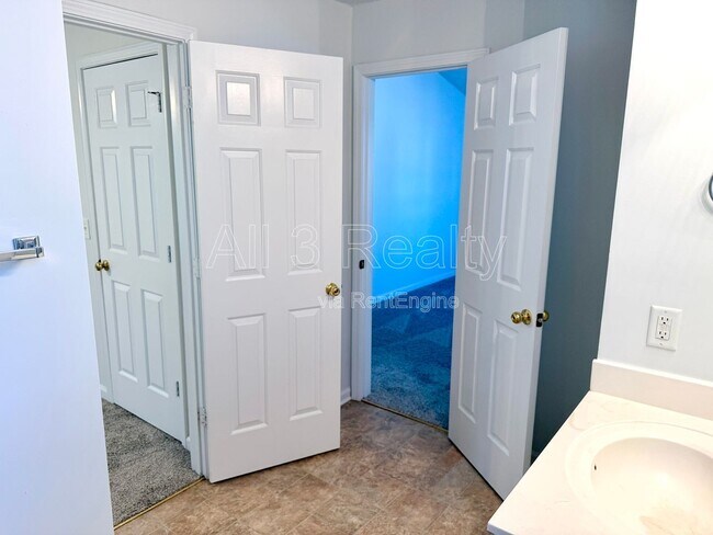 Building Photo - 1389 Highgrove Way