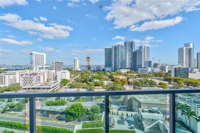 Building Photo - 3301 NE 1st Ave