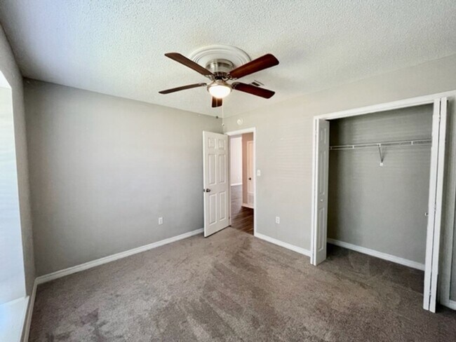 Building Photo - Nice 3 Bedroom Home For Rent!