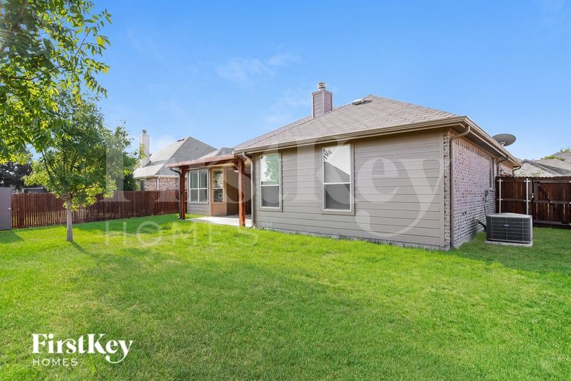Building Photo - 1629 Signature Dr