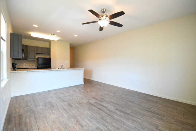 Building Photo - 6259 Vermillion Blvd
