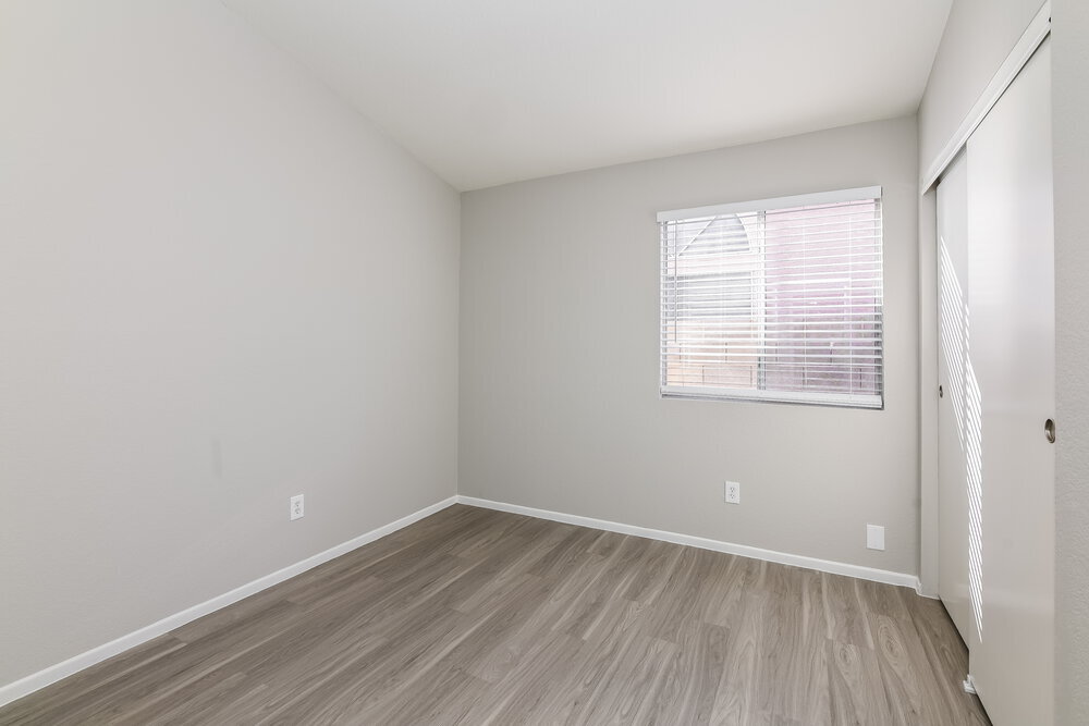 Building Photo - 7122 Knoll View Dr