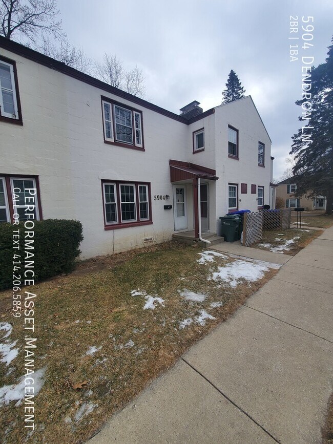 Charming 2Bed/1Bath Home in Greendale 5904 Dendron Ln Greendale WI