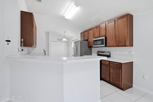 Building Photo - 9847 Sailor Dr