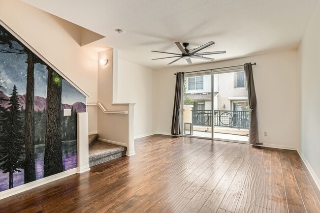Building Photo - Stylish 2Bd + Den/Office - Townhome in Prime Central SD – Near Convoy District, Bases & Freeways