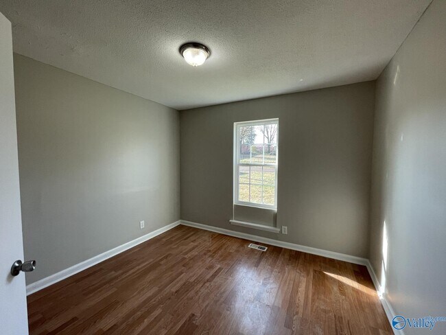 Building Photo - 4002 Offutt Ct NW