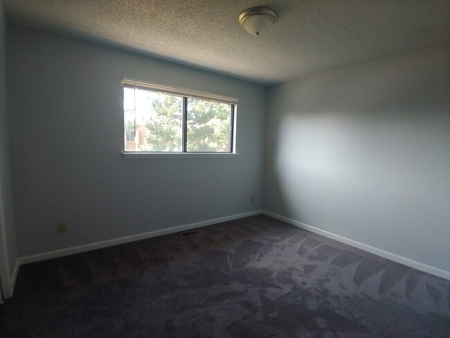 Building Photo - 2B/2B in Desirable Boulder Wimbledon Condos